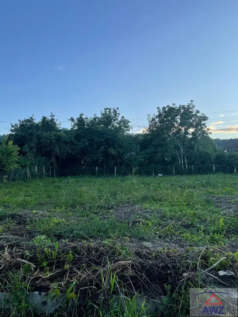 932 m² großer sonniger Baugrund in Großweikersdorf