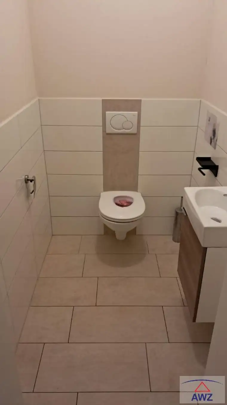 Modernes Wohnhaus mit 4 SZ u. schönem Garten in sonniger, zentraler Lage von Bad Waltersdorf!