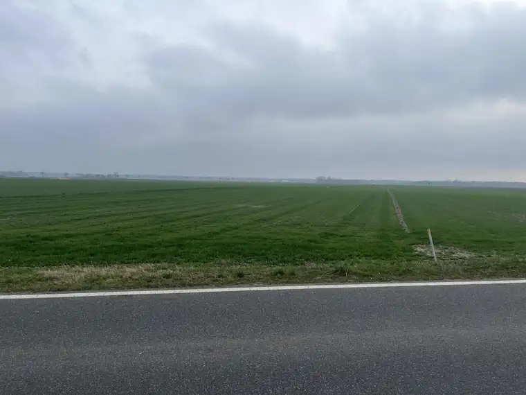 Kleinerer Acker in Kopfstetten!