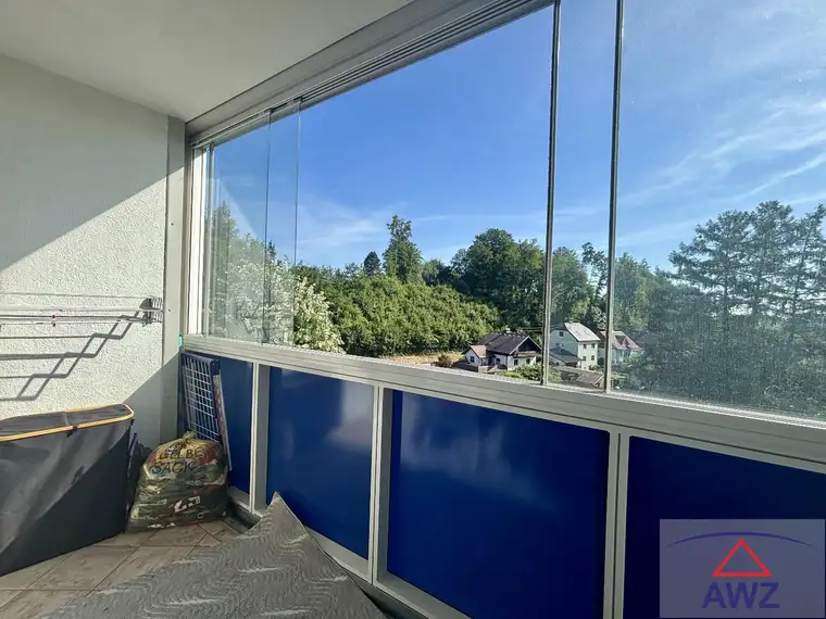 Schöne 3-Zimmer-Wohnung Attnang-Puchheim, 80 m² Wohnfläche, verglaste Loggia in ruhiger Lage