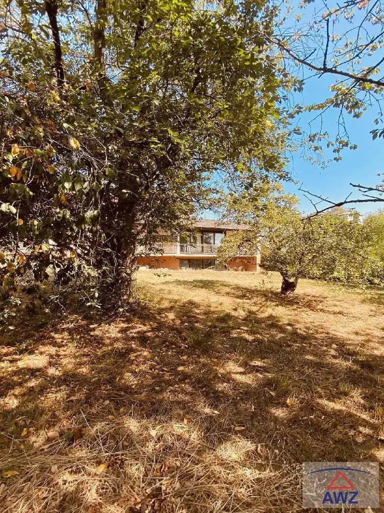 Traumhaftes Grundstück mit Projekt! Ca. 1800 m2!