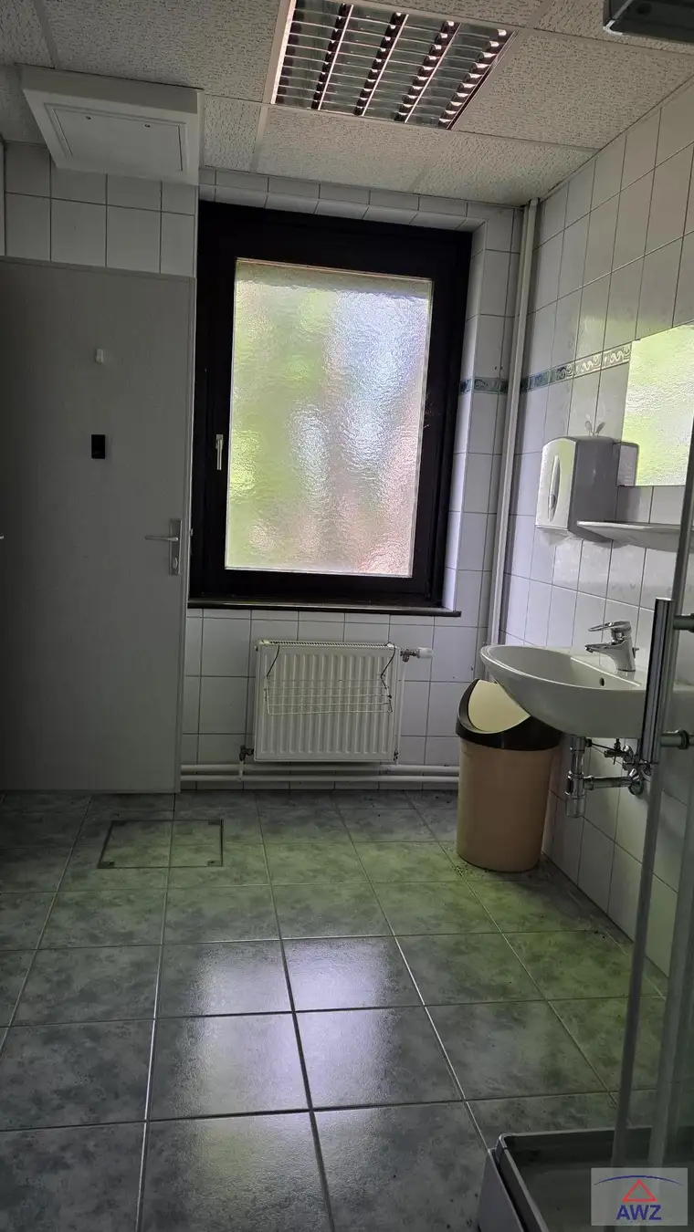 Ausbaufähiges Betriebsgrundstück mit flexibel nutzbarem Gebäude!