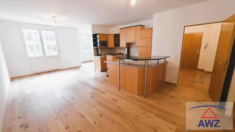 Neuwertige 4-Zimmerwohnung mit Terrasse und Garage!