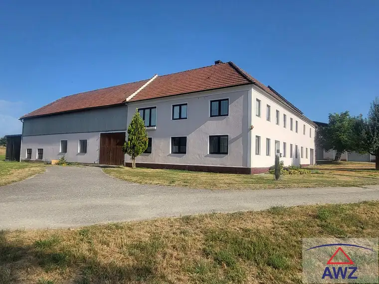 Vierkanthof mit großteils arrondiertem Grund! 