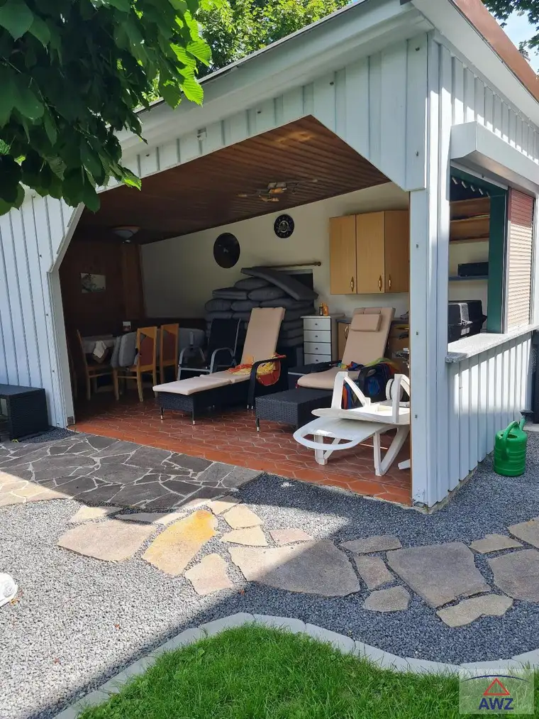Tolles Wohn- und Geschäftshaus inklusive Cafe-/Restaurant! 