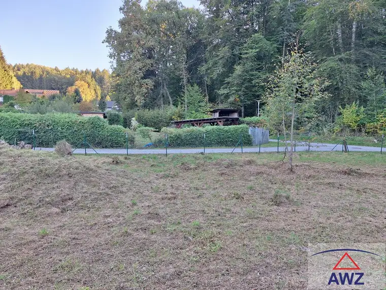 Leistbares Baugrundstück am Waldrand in Höf-Präbach! Ruhe, Sonne &amp; Natur vor der Haustür!