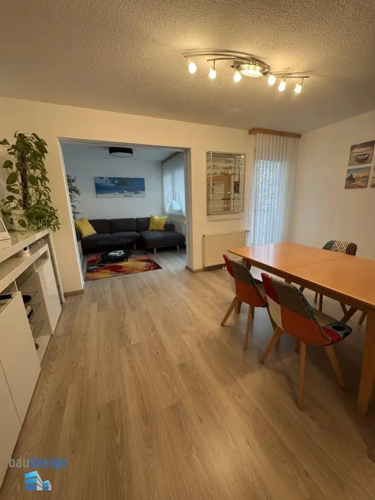 Schöne geräumige 3-Zimmer-Wohnung mit Loggia Nähe Donaukanal, U4 u U6 ! Voll möbliert - Koffer packen und einziehen !!