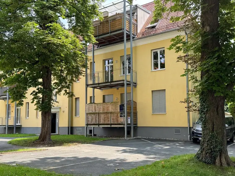 4% Rendite! | Ertragsobjekt in absoluter Top-Lage - Vermietete Wohnung gegenüber Schloss Eggenberg