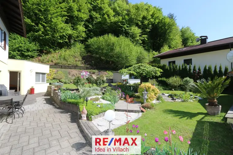 Großräumige Erdgeschosswohnung mit fantastischem Garten