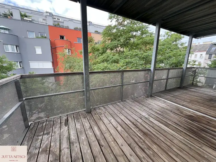 Lichtdurchflutete 4-Zimmerwohnung mit hofseitigem Balkon mit Grünblick - 1030 Wien