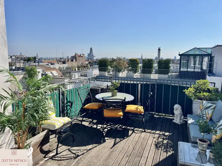 Sonnige 3-Zimmer-Dacherrassenwohnung mit Tiefgaragenplatz - 1070 Wien/Neubau
