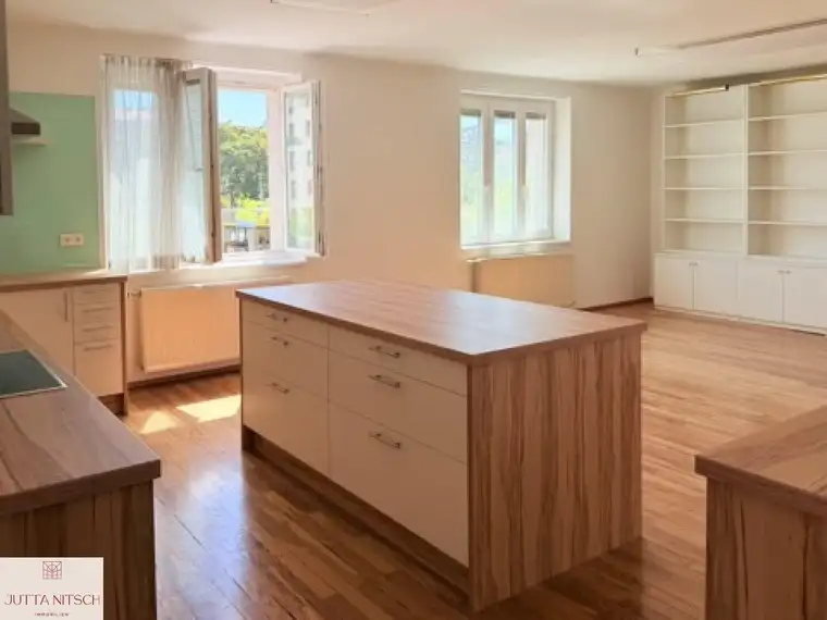 Lichtdurchflutete 3-Zimmerwohnung mit Balkon - 1100 Wien