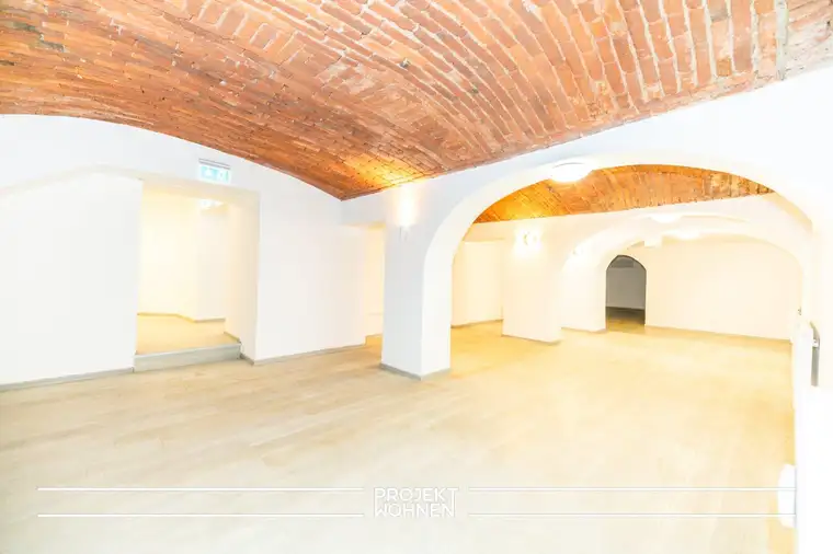 WOW I EINZIGARTIGES GESCHÄFTSLOKAL I 2 STOCKWERKE I SÜDTIROLER PLATZ I KUNSTHAUS NÄHE I PASSANTENFREQUENZ I AB SOFORT I KOMPLETTE LÜFTUNGSANLAGE