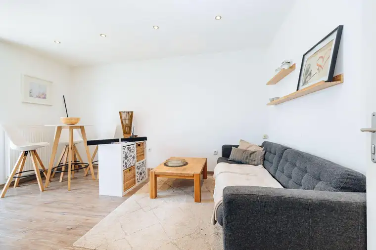 I AB 01.10 VERFÜGBAR I BADEWANNE I BALKON MIT AUSBLICK I HAUSTIERE WILLKOMMEN I INKL. HEIZKOSTEN I SEHR HELL UND RUHIG I