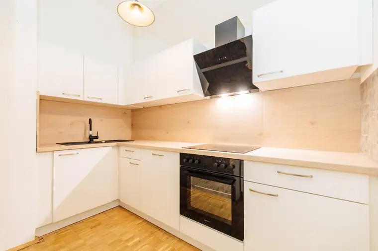 1 MONAT MIETFREI | I AB SOFORT I *XXL TERRASSE* I NEUE KÜCHE I HAUPTPLATZ I SEHR HELL I TOP LAGE I BADEWANNE I WG GEEIGNET I HAUSTIERE HERZLICH WILLKOMMEN I PROJEKT WOHNEN I