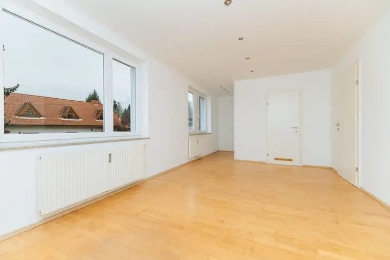 TRAUMHAFT EXKLUSIVE SINGLE-PÄRCHEN WOHNUNG I MODERN SANIERT I DUSCHE I PARKPLATZ I KELLERABTEIL I SEHR LICHTDURCHFLUTET I WALTENDORF I