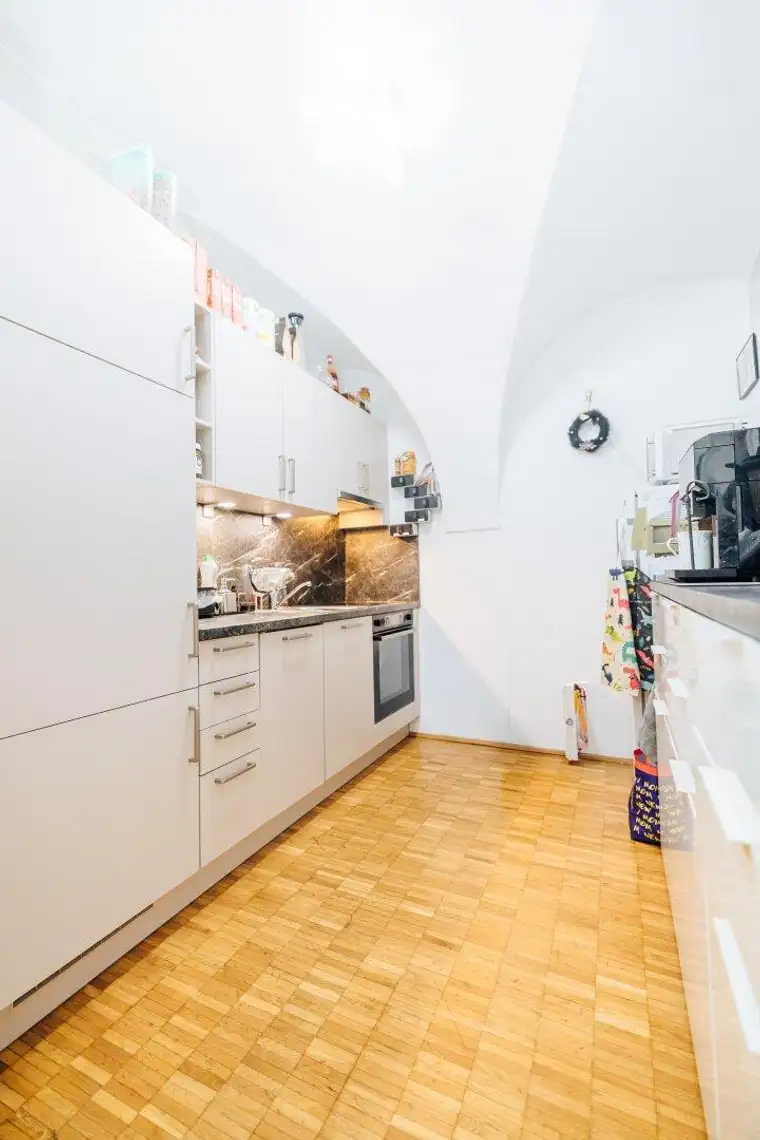 SEHR ZENTRALE LAGE AM STADTPARK I *AB 01.07.* I XL-TERRASSE I TOP-KÜCHE I SEHR HELL &amp; RUHIG I BADEWANNE I WG TAUGLICH I MODERN SANIERT I LICHTDURCHFLUTET I