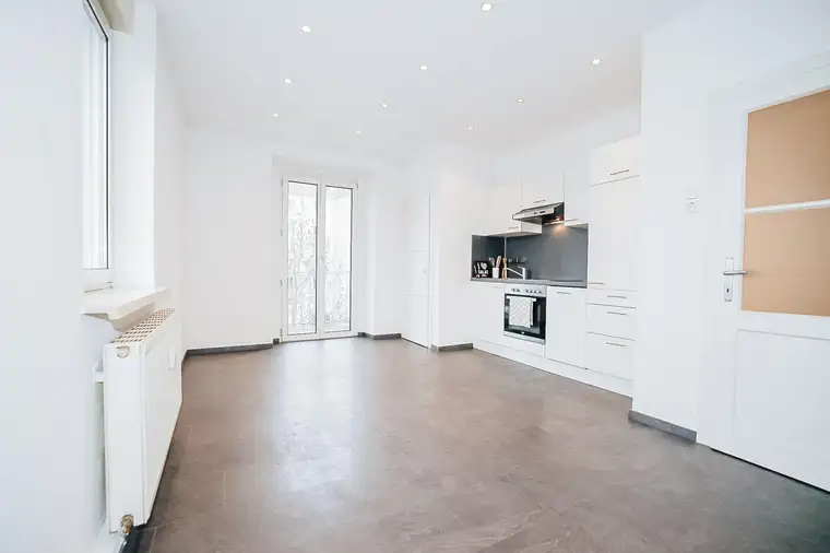 AB SOFORT I MODERN SANIERT I BALKON I HAUPTBAHNHOF I WG TAUGLICH I TOP-LAGE I HAUSTIERE WILLKOMMEN I BADEWANNE I PARKPLATZ I SEHR HELL I TOLLE KÜCHE I ABSTELLRAUM I