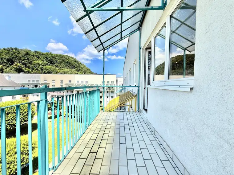 XL-BALKON (W) I LETZTER STOCK I TG - PLATZ I BADEWANNE I SEHR HELL I PARKETT I ABSOLUTE RUHELAGE I FAMILIENFREUNDLICHER GRUNDRISS I AB SOFORT I PROJEKT WOHNEN I