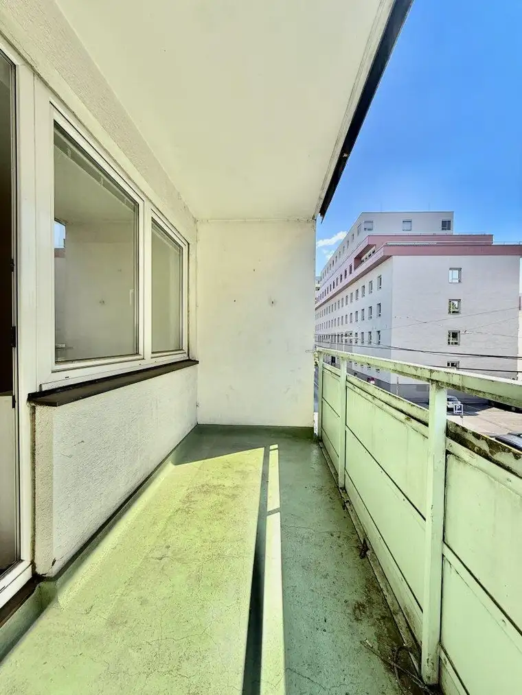 LOGGIA I INNENSTADT LAGE I SEHR RUHIG I DIREKT AN DER TU GRAZ I SEHR HELL I LICHTDURCHFLUTET I 2. STOCK MIT LIFT I PROJEKT WOHNEN I
