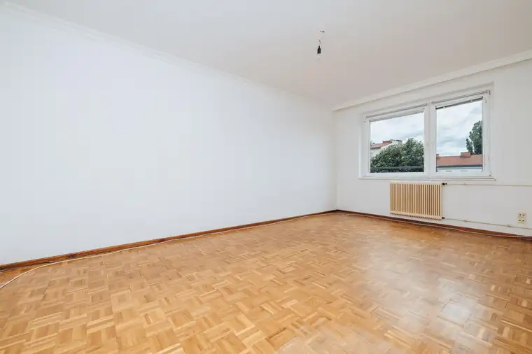 ZENTRALE LAGE I PARKPLATZ I SOFORT VERFÜGBAR I RUHELAGE I SEHR GUTE INFRASTRUKTUR I HELL &amp; FREUNDLICH I PROJEKT WOHNEN I