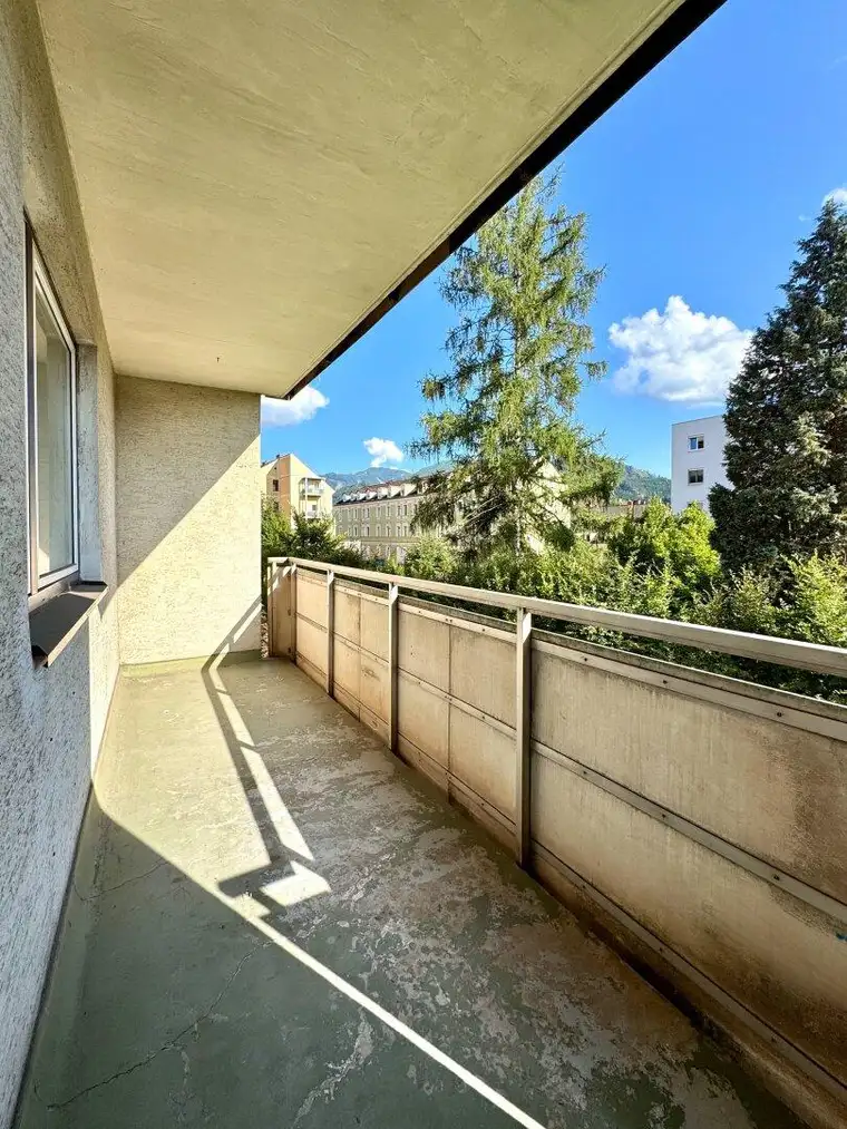 SANIERUNGSOBJEKT MIT POTENZIAL I PROVISIONSFREI I DIREKT AN DER MUR I SÜD-LOGGIA I LIFT I RUHIGE LAGE I PROJEKT WOHNEN