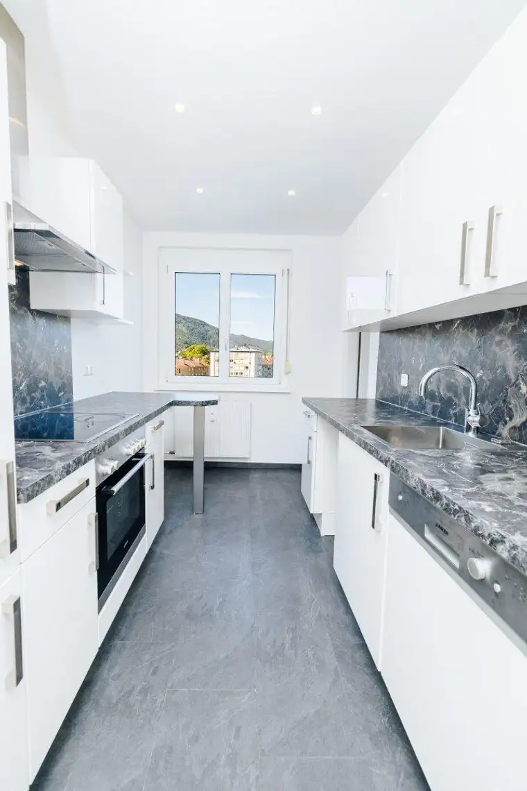 WESTBALKON I BADEWANNE I MODERNISIERT I SMARTE RAUMAUFTEILUNG I RUHIGE LAGE I 6. STOCK MIT LIFT I PROJEKT WOHNEN