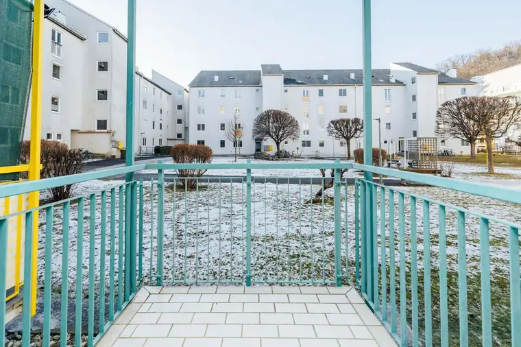 LICHTDURCHFLUTET I WESTBALKON I GEPFLEGTE WOHNANLAGE I BADEWANNE I FERNWÄRME I EGGENBERG I PROJEKT WOHNEN I