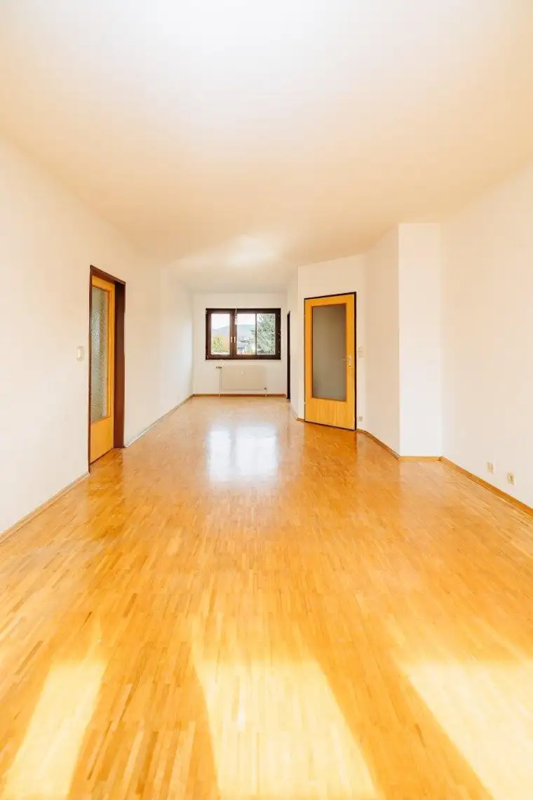 MODERN I BADEWANNE I SONNIG I ZENTRALE LAGE I FREUNDLICHE WOHNUNG MIT TIEFGARAGE I BALKON I IDEAL FÜR FAMILIEN I PROJEKT WOHNEN