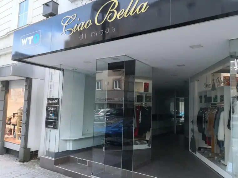 Top-Modernes Geschäftslokal in der Welser Ringstraße
