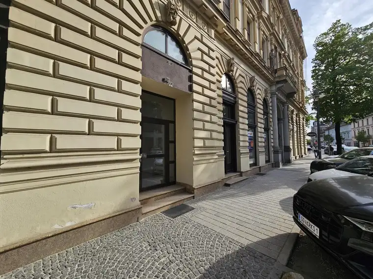 Repräsentative Geschäftsfläche in wunderschönem Palais in der Welser Ringstraße - sofort verfügbar