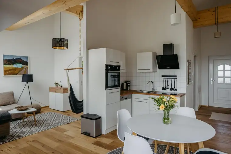Neuer Preis - Exklusives Mehrgenerationenhaus (6 Wohneinheiten) mit hoher Rendite in traumhafter Aussicht zu verkaufen!