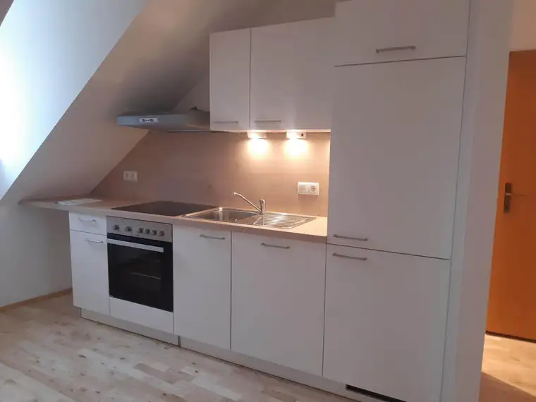 Schöne Dachgeschoßwohnung in Innsbrucker Altstadt zu verkaufen!