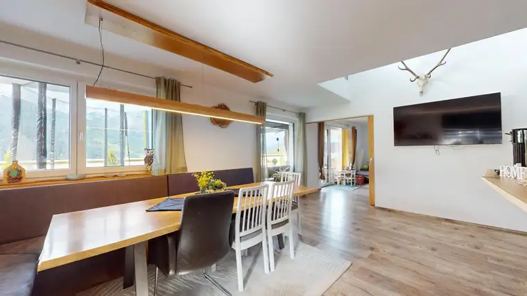 Großzügiges Neubau-Einfamilienhaus mit Ferienwohnung in traumhafter Aussicht zu verkaufen!