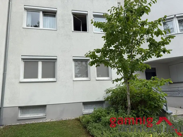 Gut geschnittene 2-Zimmer-Wohnung mit Tiefgaragenplatz in Welzenegg