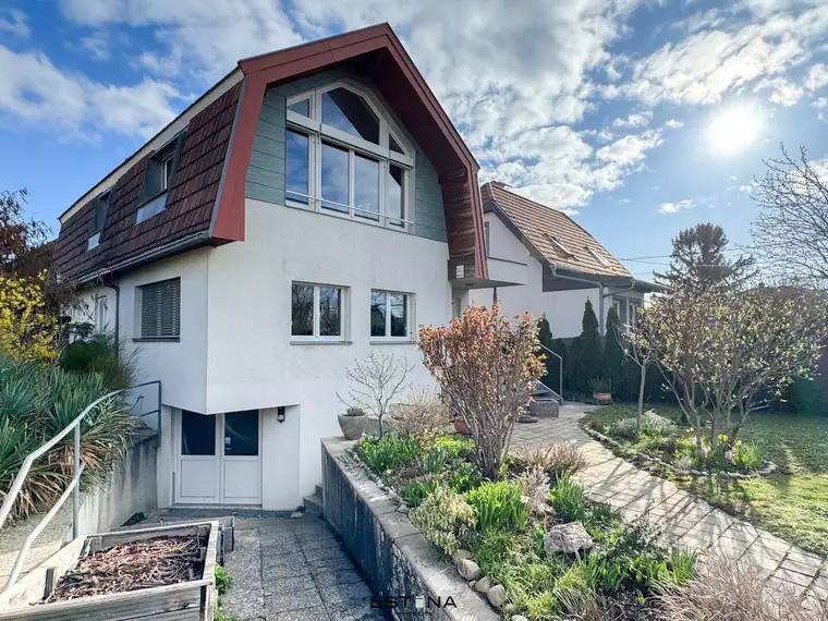 Entspanntes Wohnen in Oberlisse – Gepflegtes Haus in familienfreundlicher Lage