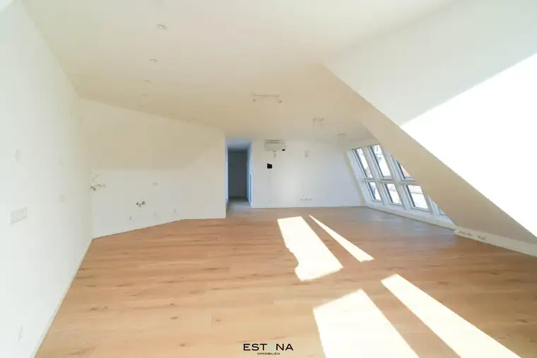 Luxuriöse Maisonette - Erstbezug mit Balkon, Terrasse &amp; 4 Zimmern