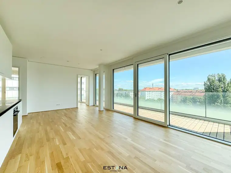 Nähe "UNO City" - Familienwohnung mit Temperierung im Sommer