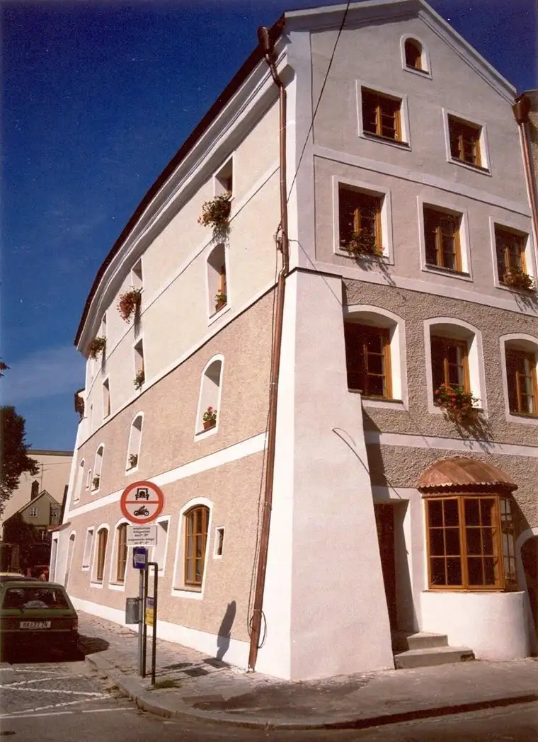 Dachgeschosswohnung im 3.Stock eines Stadthauses in Braunau zu mieten
