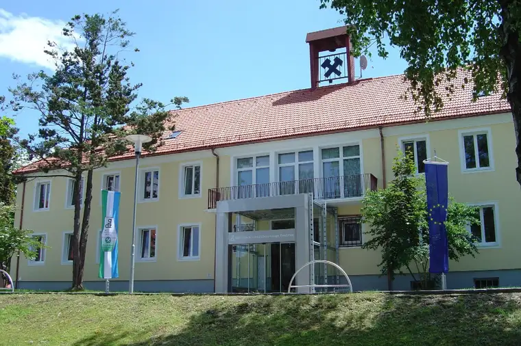 3 Zimmer Wohnung im EG zu vermieten!