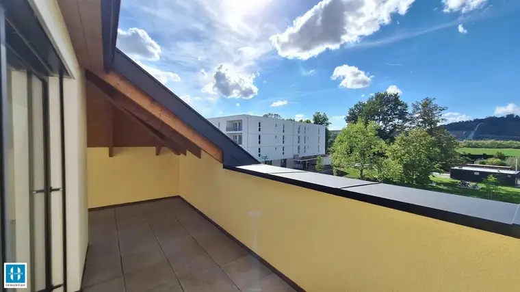 Wohnen mit Flair – 86m² (98m² Nfl.) Dachgeschosswohnung mit großer Terrasse in Pupping