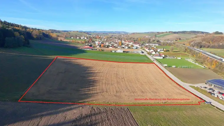 Betriebsbaugebiet ohne "Bauzwang" verkehrsgünstig gelegen direkt an einer Landesstraße.