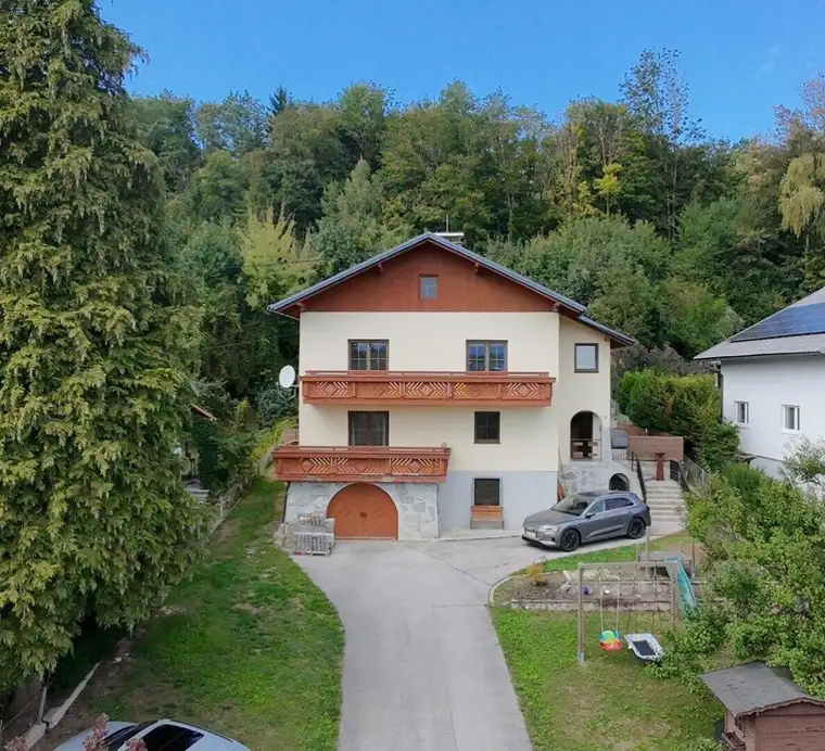 Einfamilienhaus in Kremsmünster mit Pool, Terrassen, Balkon &amp; Doppelgarage!