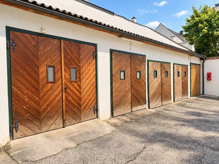 Garage in bester Lage – direkt im Zentrum von Steyrdorf nahe dem Wieserfeldplatz