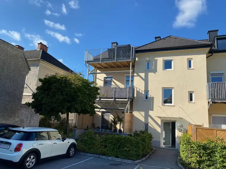 Dachgeschosswohnung mit Balkon &amp; Parkplatz in zentraler Lage von Steyr
