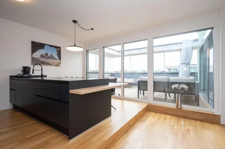 Exklusives Penthouse in Bad Hall – Top-Ausstattung, Sauna &amp; Poolzugang