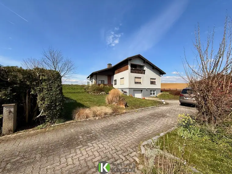 Tolles Haus mit großem, teilbaren Grundstück!