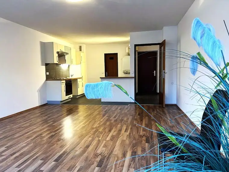 WUNDERBARE GRÄUMIGE 2-Zimmer-Wohnung in Topzustand - ANLEGERGEEIGNET !