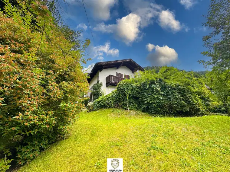Charmantes Wohnhaus mit großem Garten und Entwicklungspotenzial
