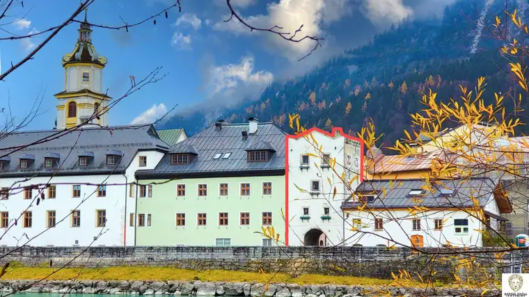 Historischer Stadtturm (Inntor, ehemals Brückentorturm) in Rattenberg / Tirol